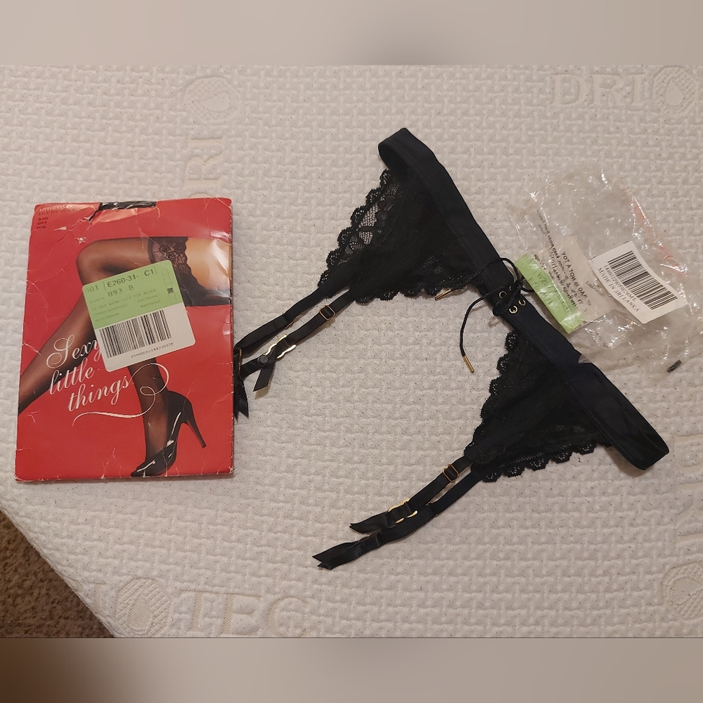 Little Vixen Lace top stocking set